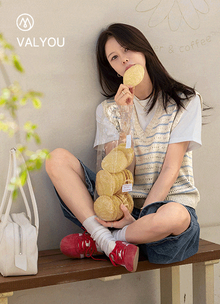 [valyou] 송이 Punching horizontal striped Knitwear Vest Korea