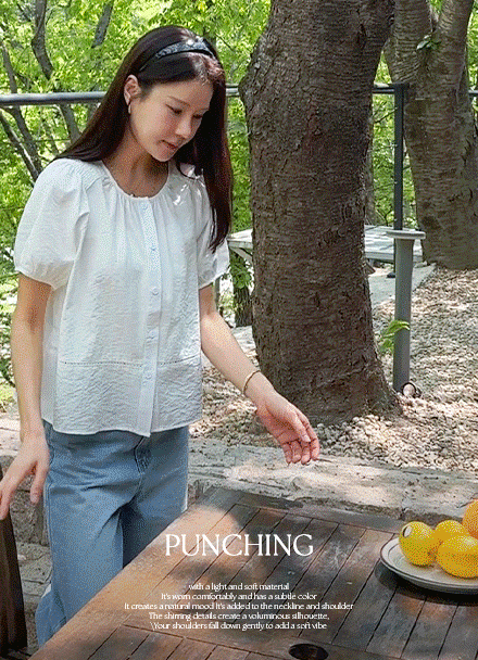 Punching lace Short-sleeve Blouse Korea