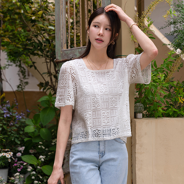 Kitchen Mood Punching Short-sleeve Blouse