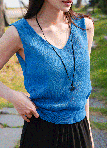 [Special Sale] Cheek V-neck Knitwear Sleeveless Shirts Korea