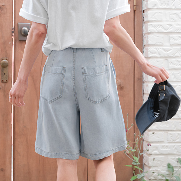 Cool Slosh Pintuck Back Banding Denim Shorts
