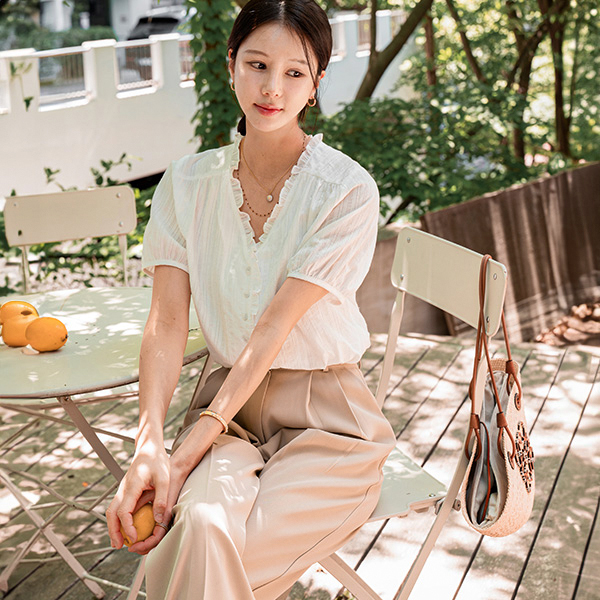 [valyou] 로망 Freel Blouse