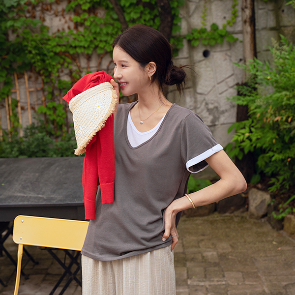 U-Neck Layered Short-sleeve T-shirt