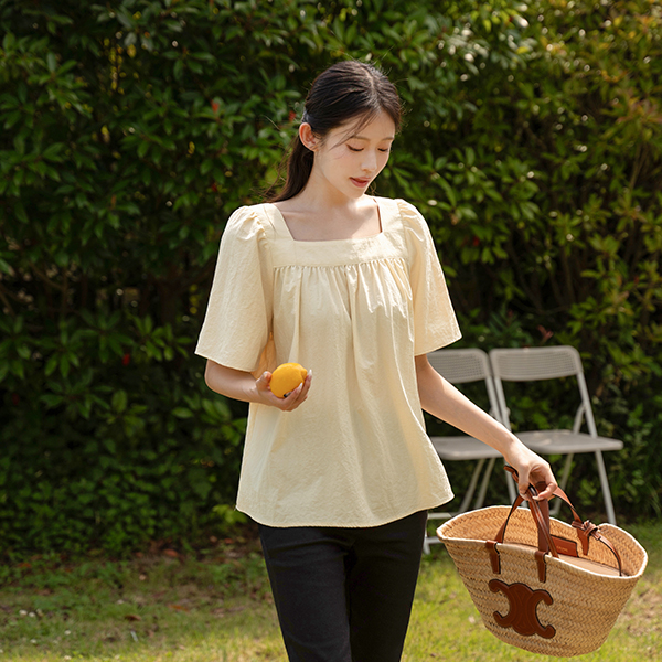 Sweet Shirring Square Blouse