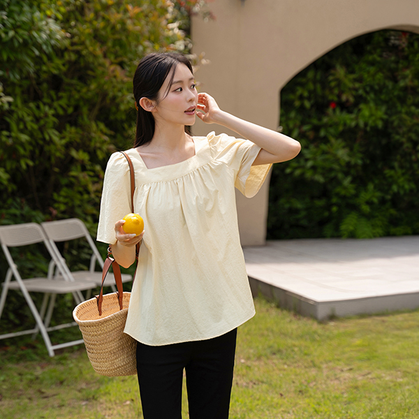 Sweet Shirring Square Blouse