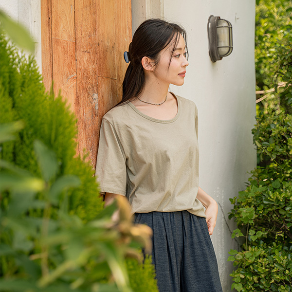 [Special Sale] Silky Loose Fit U-Neck Short-sleeve T-shirt