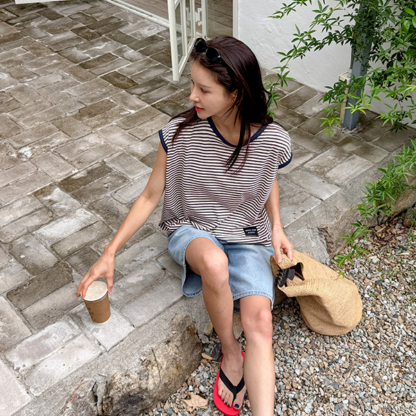 Horizontal Striped Patch Cap Sleeves T-shirt