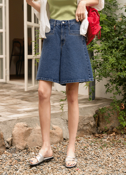 Silhouette Pocket Back Banding Denim Shorts Korea