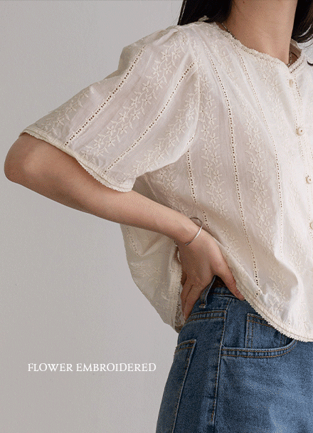 Flower embroidered mother-of-pearl punching blouse Korea