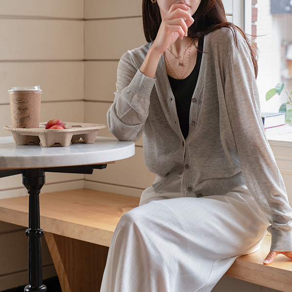 살안타 Linen V-neck Cardigan