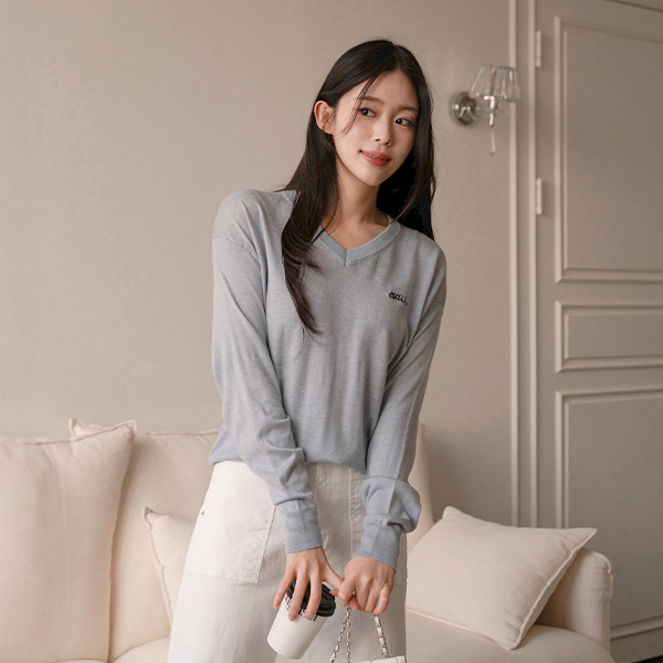 Eville Soft Embroidery V Knitwear