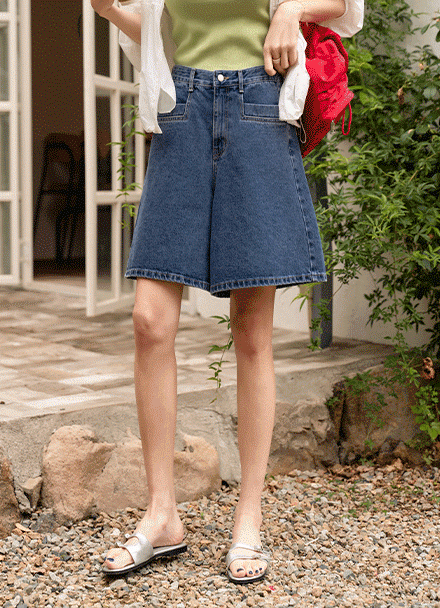 Silhouette Pocket Back Banding Denim Shorts Korea