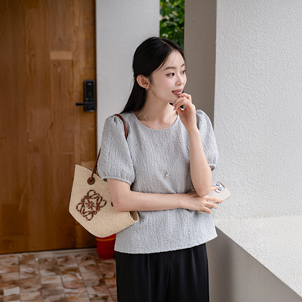 Wrinkle 볼륨 Puff Blouse T-shirt