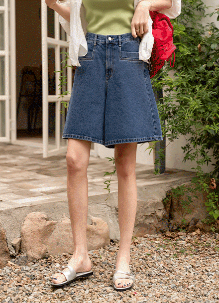Silhouette Pocket Back Banding Denim Shorts Korea