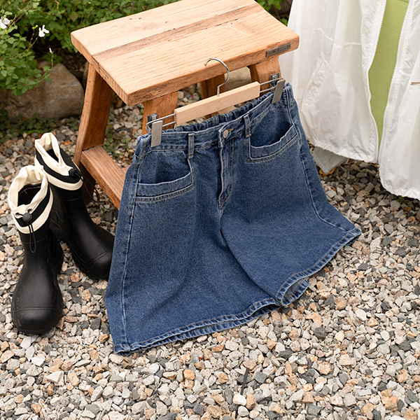 Silhouette Pocket Back Banding Denim Shorts