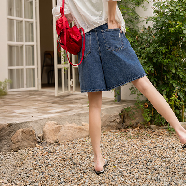 Silhouette Pocket Back Banding Denim Shorts