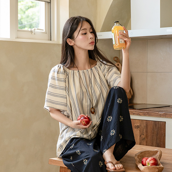 Resort Stripe Square Short-sleeve Blouse