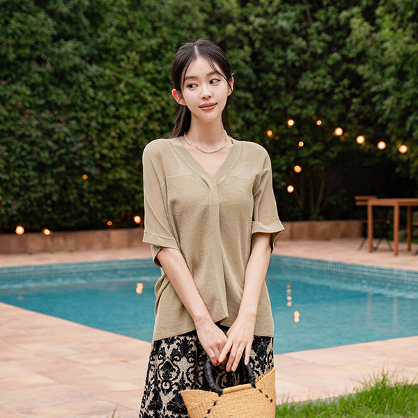 Dolphin V-Neck Short-sleeve Knitwear