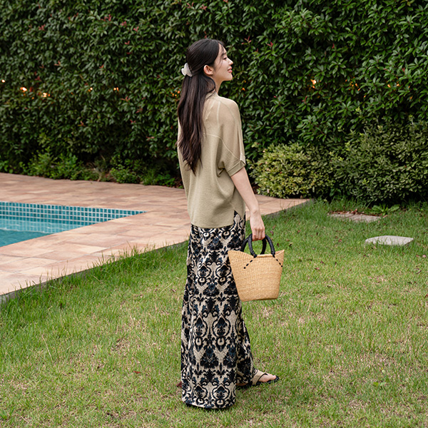 Dolphin V-Neck Short-sleeve Knitwear