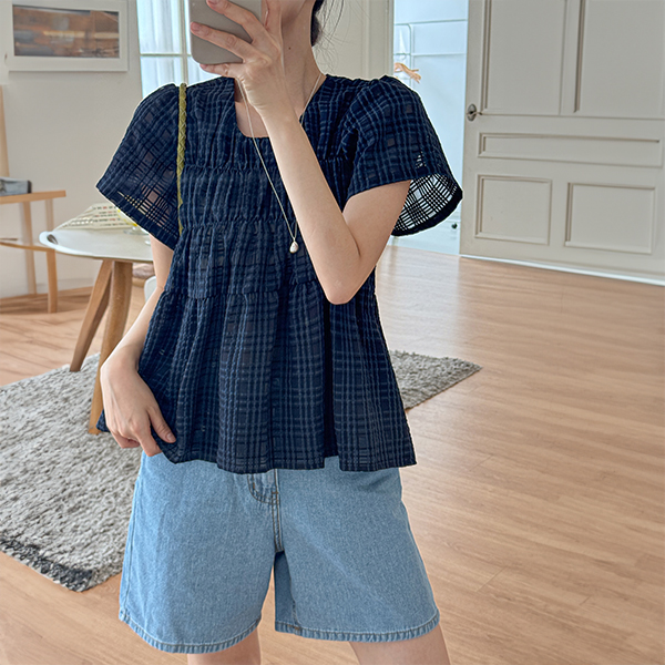 Seersucker Check Short-sleeve Blouse