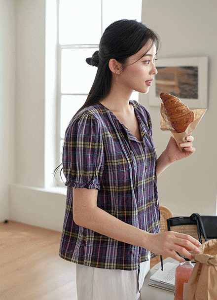 비비드 Check Short-sleeve Blouse Korea