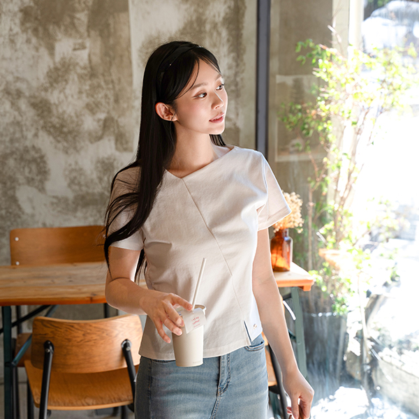 Diagonal 절개 펜던트 Short-sleeve T-shirt
