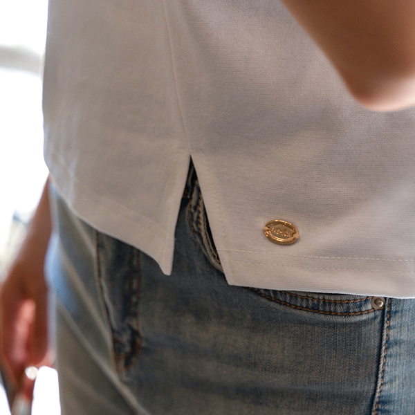 Diagonal 절개 펜던트 Short-sleeve T-shirt