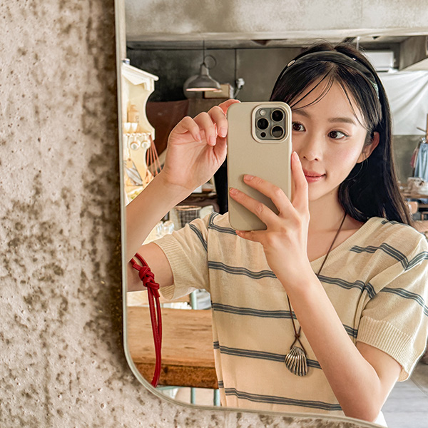 Horizontal Striped V-neck Short-sleeve Knitwear