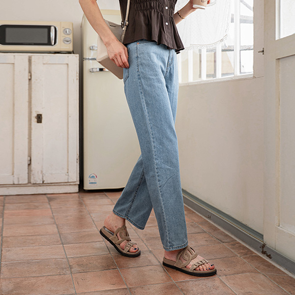 Soft Banding Crop Straight Pants