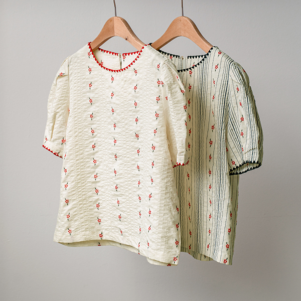 Antique Embroidery Short-sleeve Puff Blouse