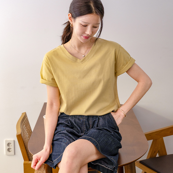 [Special Sale] Sleeve Patch V-neck Short-sleeve T-shirt
