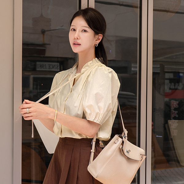 Neck Frill Pintuck Puff Blouse