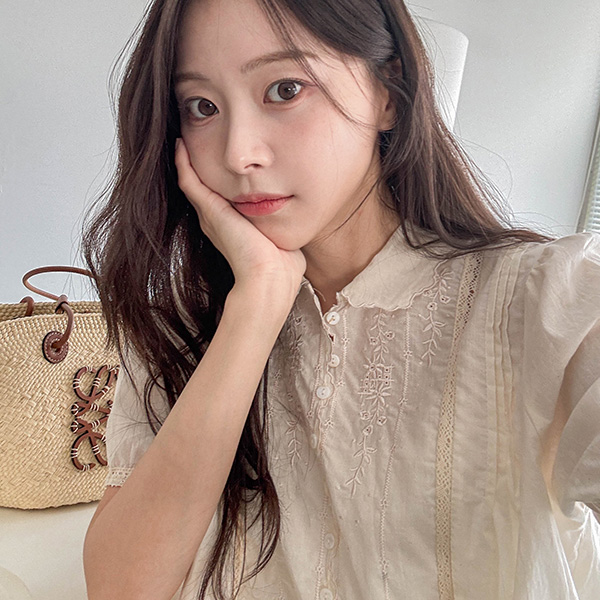 코지 Flower 자수 Collar Blouse
