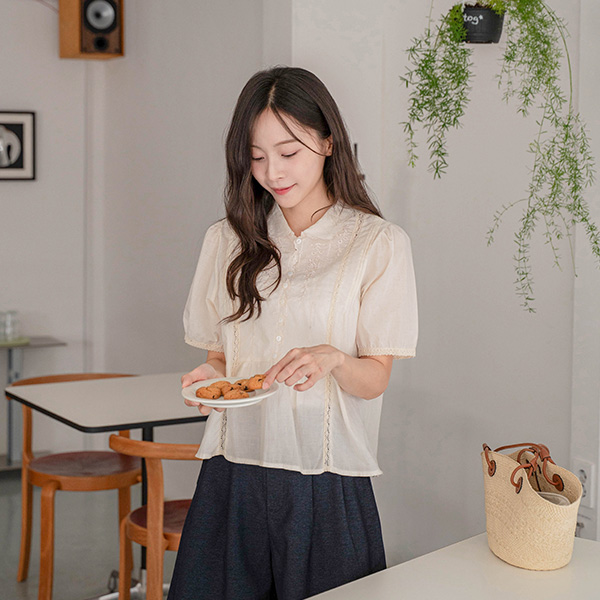 코지 Flower 자수 Collar Blouse