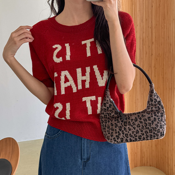 It’s Lettering Color Matching Raglan Short-sleeve Knitwear
