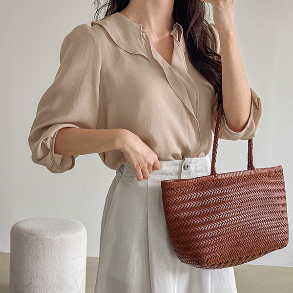 베로나 러플 훌 3/4 sleeve Blouse
