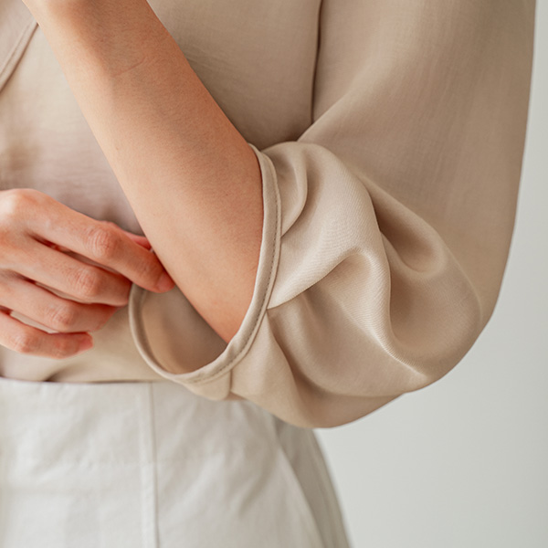 베로나 러플 훌 3/4 sleeve Blouse
