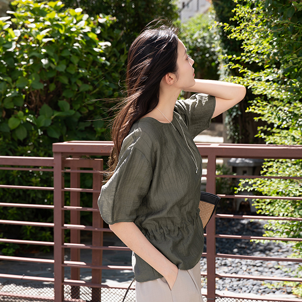 Front Wrinkle Short-sleeve Blouse