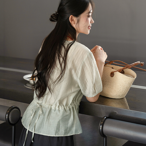 Front Wrinkle Short-sleeve Blouse