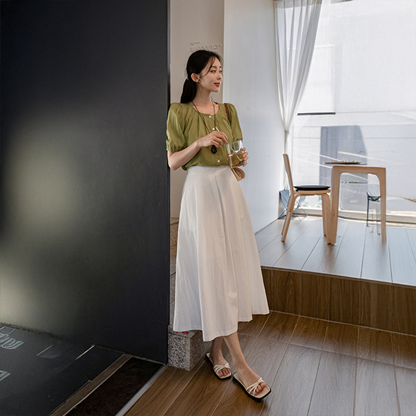 Round 핀턱 Short-sleeve Blouse