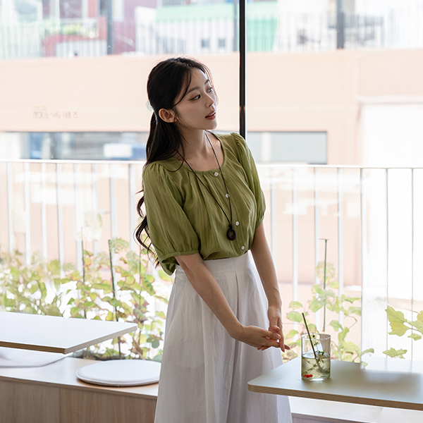 Round 핀턱 Short-sleeve Blouse