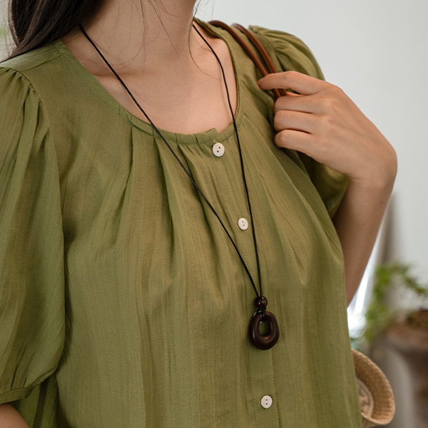 Round 핀턱 Short-sleeve Blouse