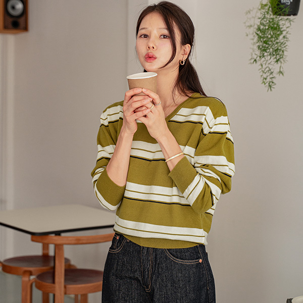 Brunch Horizontal Striped V-neck Knitwear