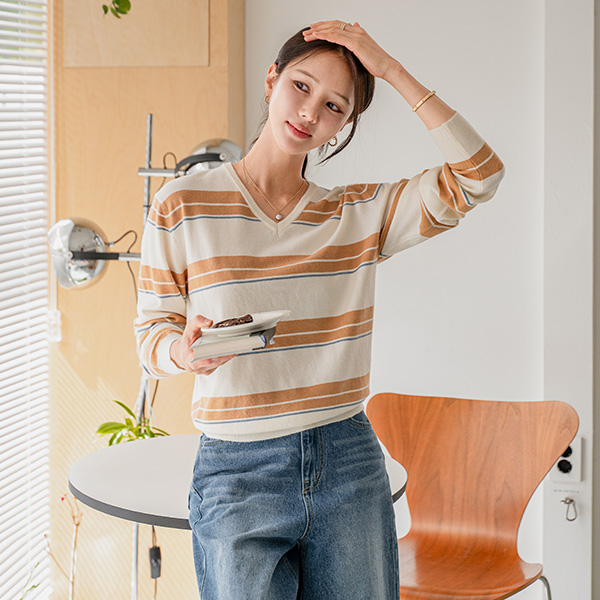 Brunch Horizontal Striped V-neck Knitwear