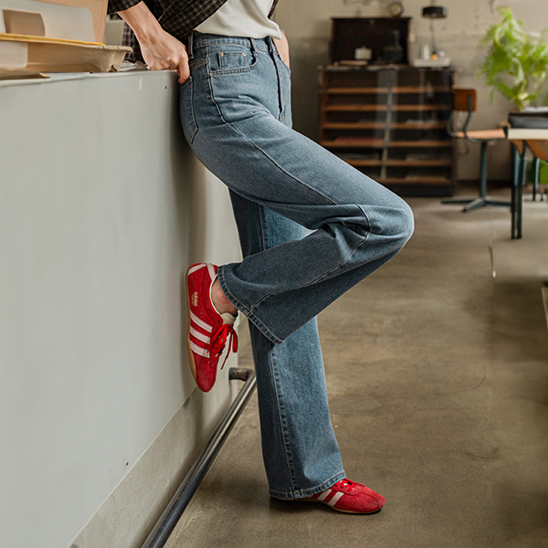 Of Long Straight Span Denim Pants
