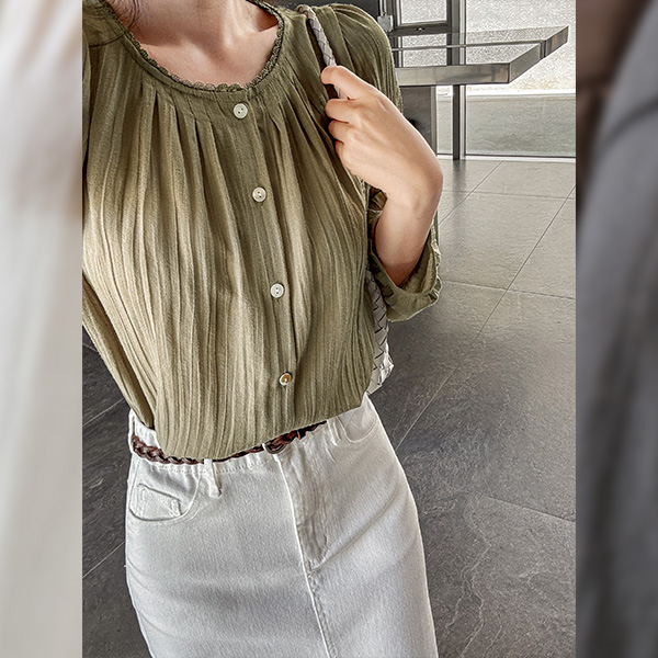 Melt Pintuck Lacey Blouse
