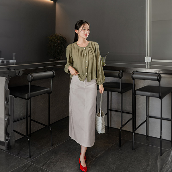 Melt Pintuck Lacey Blouse