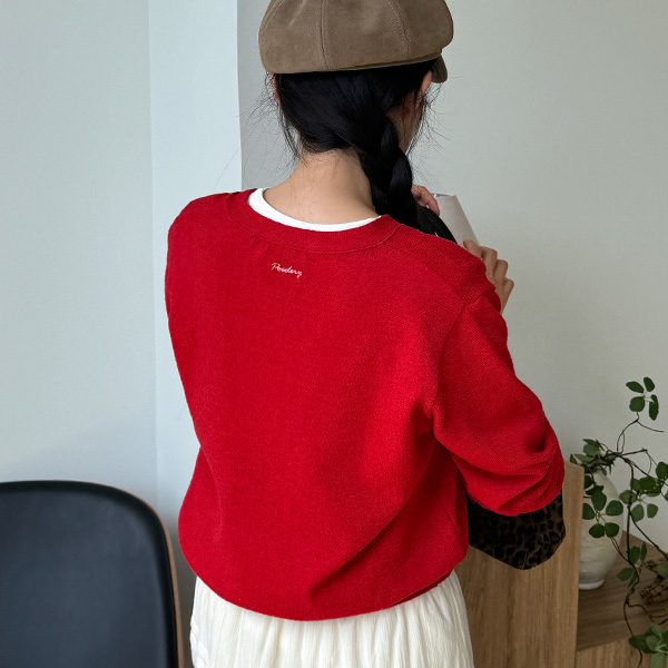 모어 파우더리 자수 V-neck Cardigan