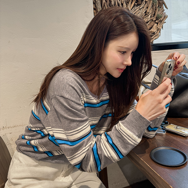 [valyou] Soft multi horizontal striped V Knitwear