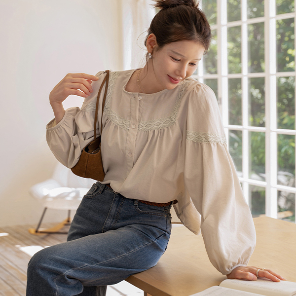 maple lace Blouse